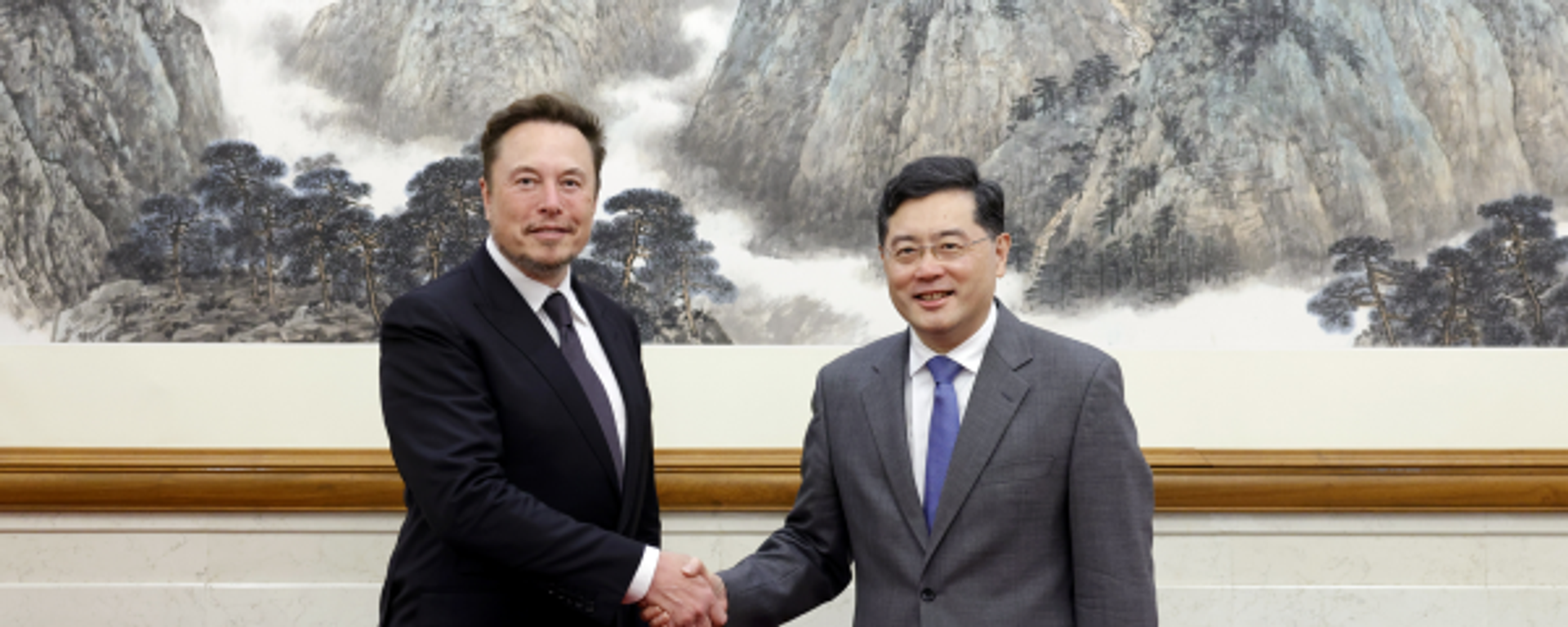 Tesla CEO Elon Musk and Chinese Foreign Minister Qin Gang met in Beijing on May 30, 2023 - Sputnik International, 1920, 30.05.2023