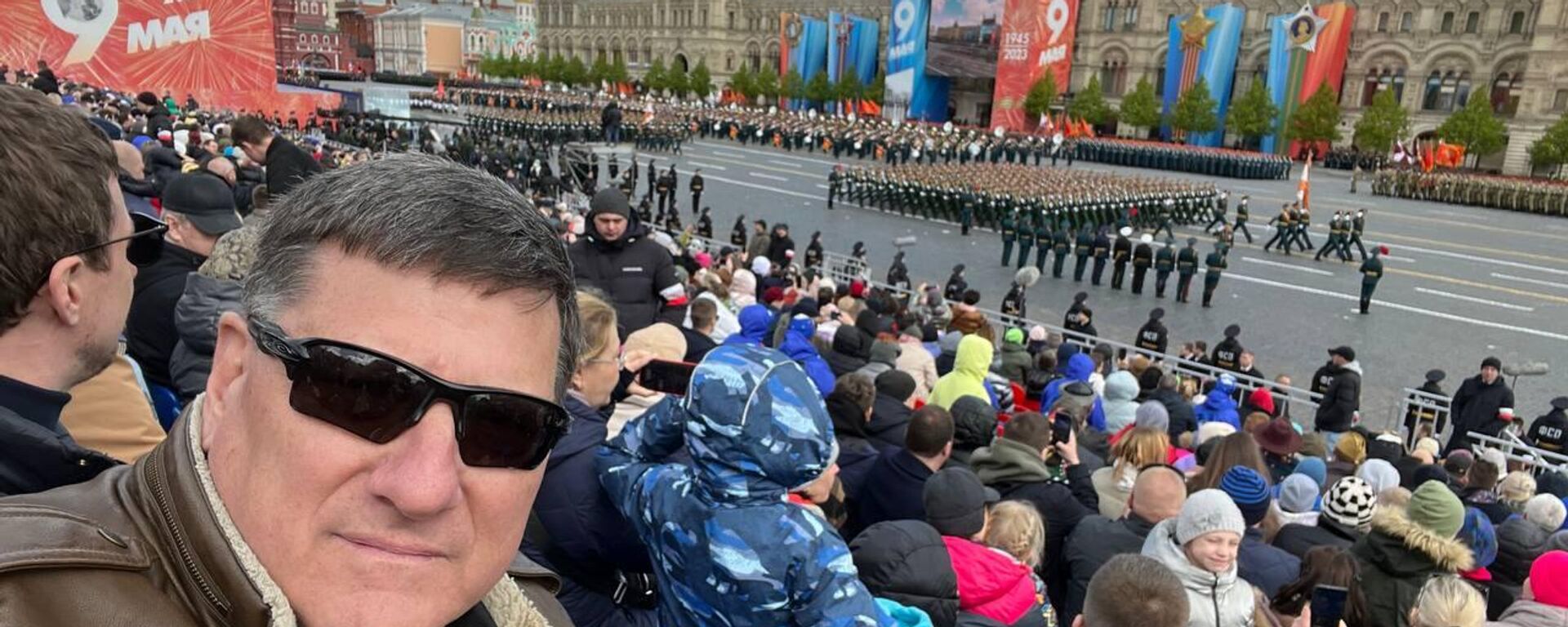 Military analyst and former UN weapons inspector Scott Ritter during V-Day parade in Red Square, Moscow, May 9, 2023.  - Sputnik International, 1920, 01.06.2023