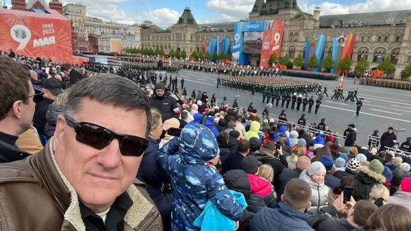 Military analyst and former UN weapons inspector Scott Ritter during V-Day parade in Red Square, Moscow, May 9, 2023.  - Sputnik International