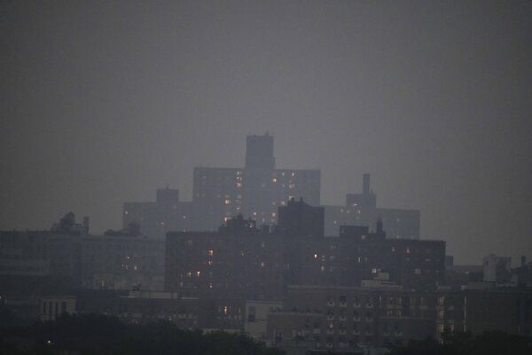 The New York City skyline can be seen through haze, Tuesday, June 6, 2023, in New York. - Sputnik International
