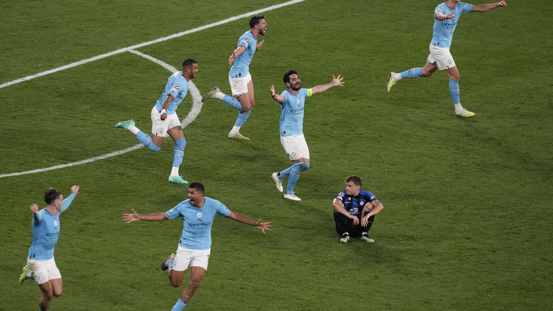 Manchester City celebrate Premier League title with 1-0 win over Chelsea