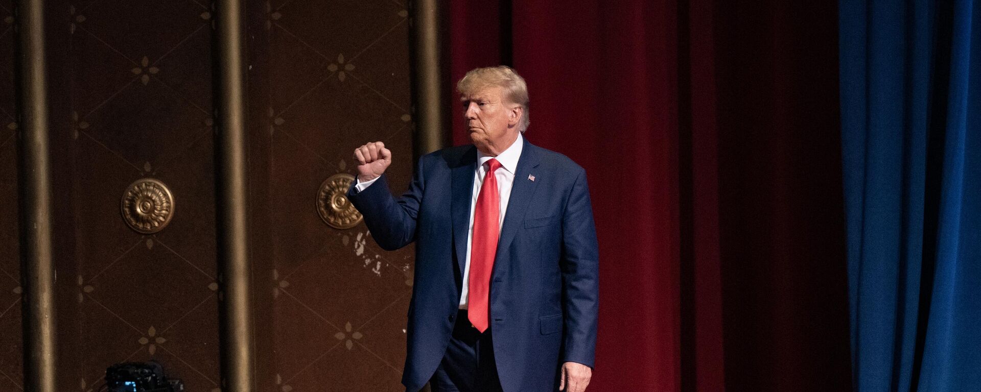 Former US President and 2024 Presidential hopeful Donald Trump gestures as he leaves after speaking at the North Carolina Republican Party Convention in Greensboro, North Carolina, on June 10, 2023 - Sputnik International, 1920, 15.06.2023