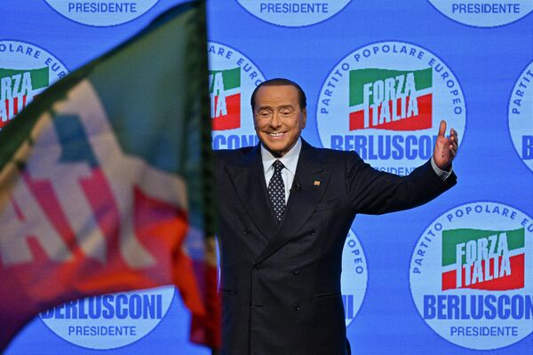 Despite this setback, Berlusconi managed to return to power during the next decade, with his cabinet leading Italy during 2001-2005 and 2005-2006.Above: Silvio Berlusconi on stage on September 23, 2022 at the Manzoni theater in Milan)  - Sputnik International