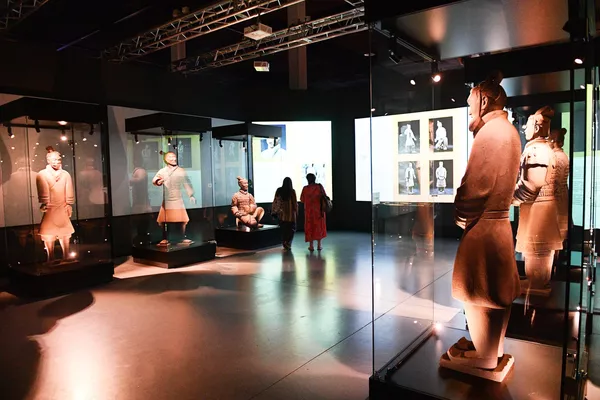 Professional guides and a mobile audio guide will help visitors to get acquainted with the exhibition.Above: The 'Terracotta Army. Immortal Warriors of China' exhibition in St Petersburg. - Sputnik International