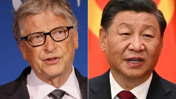This combination of pictures created on June 15, 2023 shows US philantropist Bill Gates in New York on September 21, 2022 and China's President Xi Jinping in Beijing on October 23, 2022.  - Sputnik International