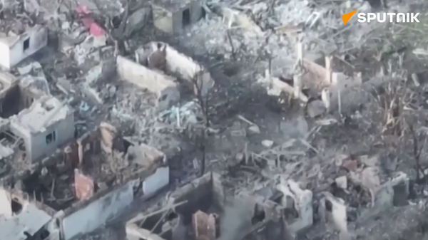 Ukrainian servicemen flee as Russian troops advance towards Avdeevka - Sputnik International