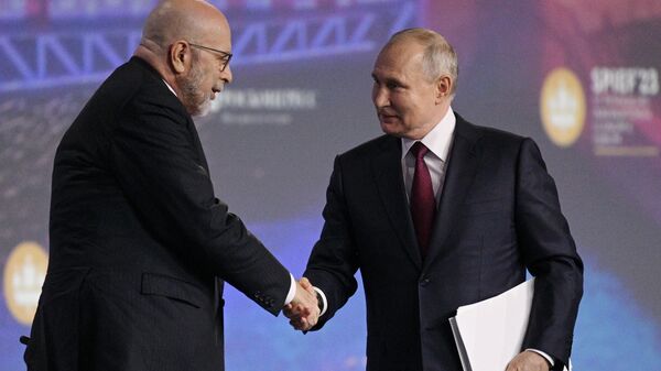 SPIEF Moderator Tells Sputnik What Putin is Prepared to Do to Protect Russia's Interests