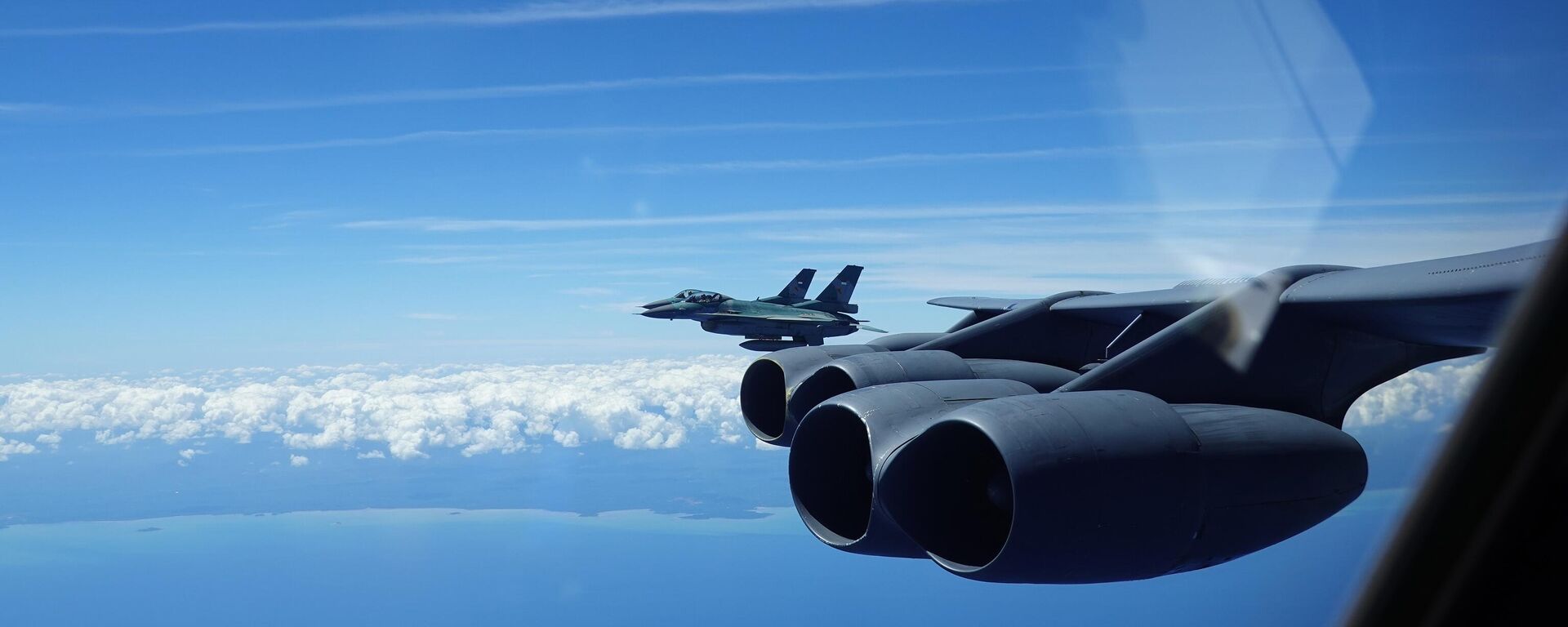 Indonesian Air Force F-16s fly alongside a U.S. Air Force B-52H Stratofortress assigned to the 23rd Bomb Squadron at Minot Air Force Base, North Dakota, over Indonesia, June 19, 2023. U.S. Pacific Air Forces looks for every opportunity to train and exercise alongside allies and partners to demonstrate interoperability and bolster collective ability to support a free and open Indo-Pacific. - Sputnik International, 1920, 22.06.2023
