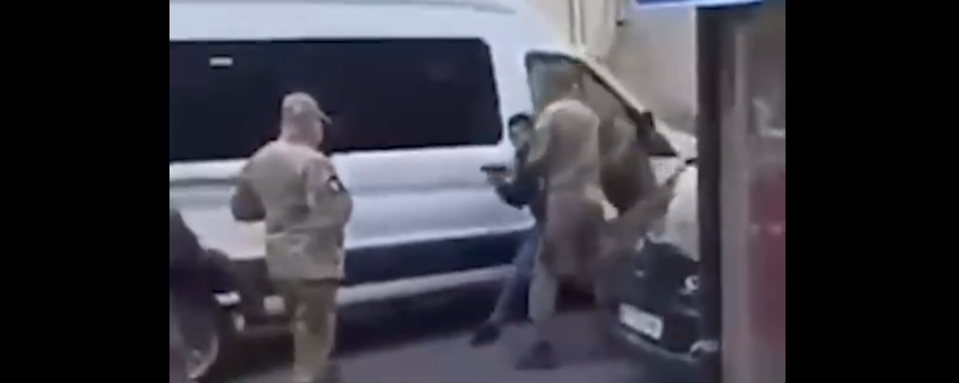 Ukrainian military commissars grab and assault men in the city of Ternopol amid a new round of mobilization, a video on social media appears to show. The conscripts are heard expressing their shock and outrage over this coercive treatment. - Sputnik International, 1920, 23.06.2023