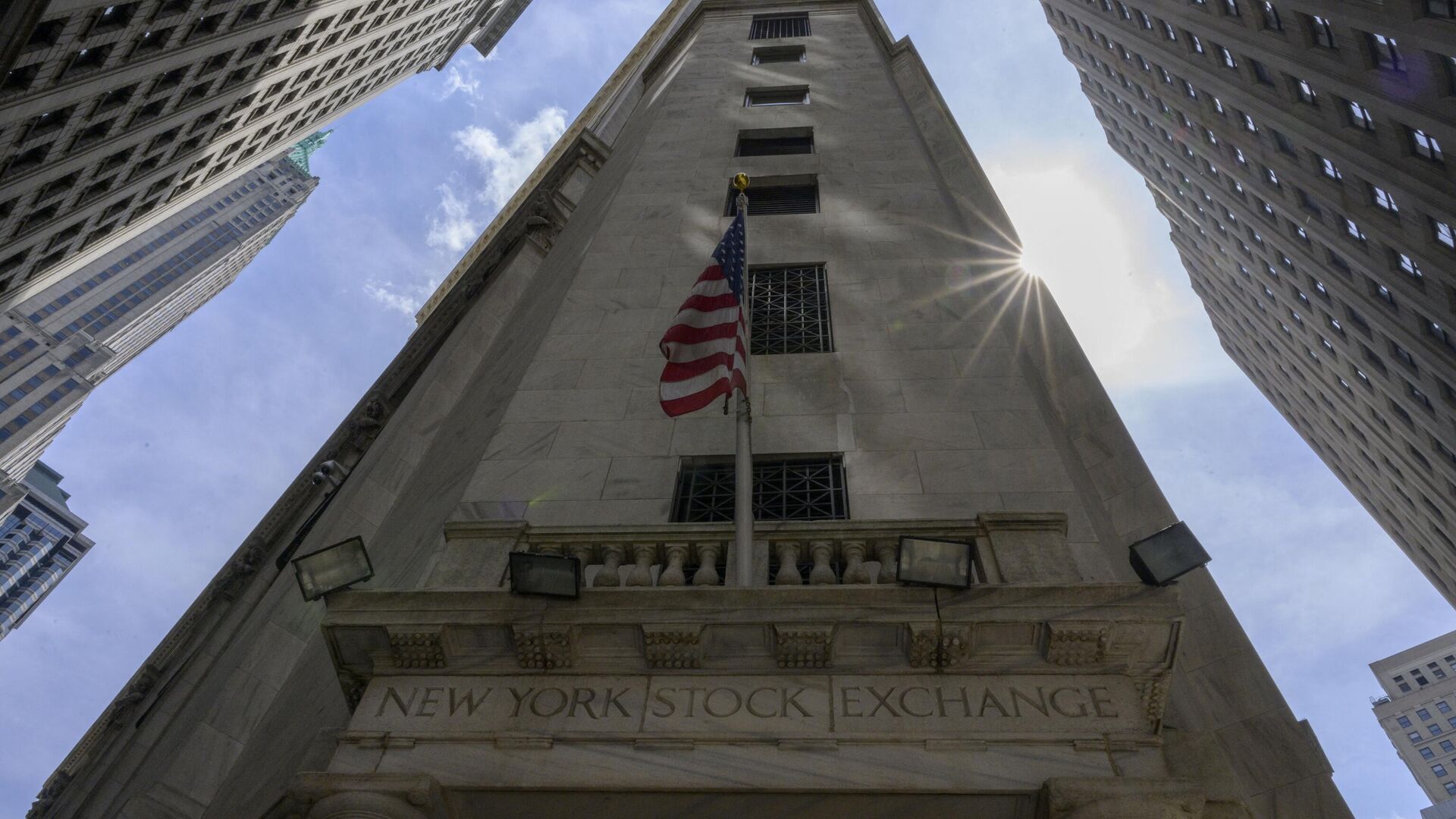 The New York Stock Exchange (NYSE) on Wall Street in New York City. File photo. - Sputnik International, 1920, 24.06.2023