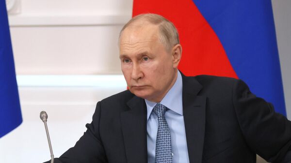 Russian President Vladimir Putin holds a government meeting - Sputnik International