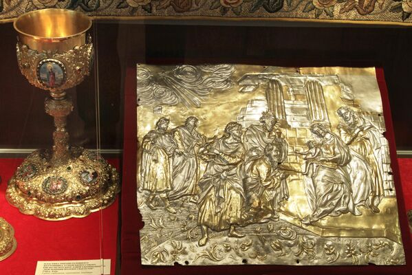 The persecution of the Ukrainian Orthodox Church by Kiev regime evoked protests from people all over the world who urged Western religious and human rights organizations to condemn this crackdown.Above: A prothesis plate (year 1768) from the Kiev-Pechersk Lavra&#x27;s Cathedral of the Dormition, on display during the opening of the Museum of History of Kiev-Pechersk Lavra. - Sputnik International