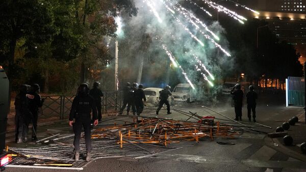Полиция во время протестов в Нантере, Франция - Sputnik International
