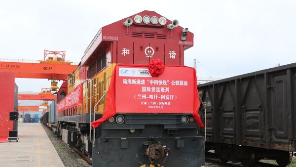 The first freight train from Lanzhou, Gansu province, to Afghanistan set off on Wednesday, and is expected to arrive after 15 days. - Sputnik International