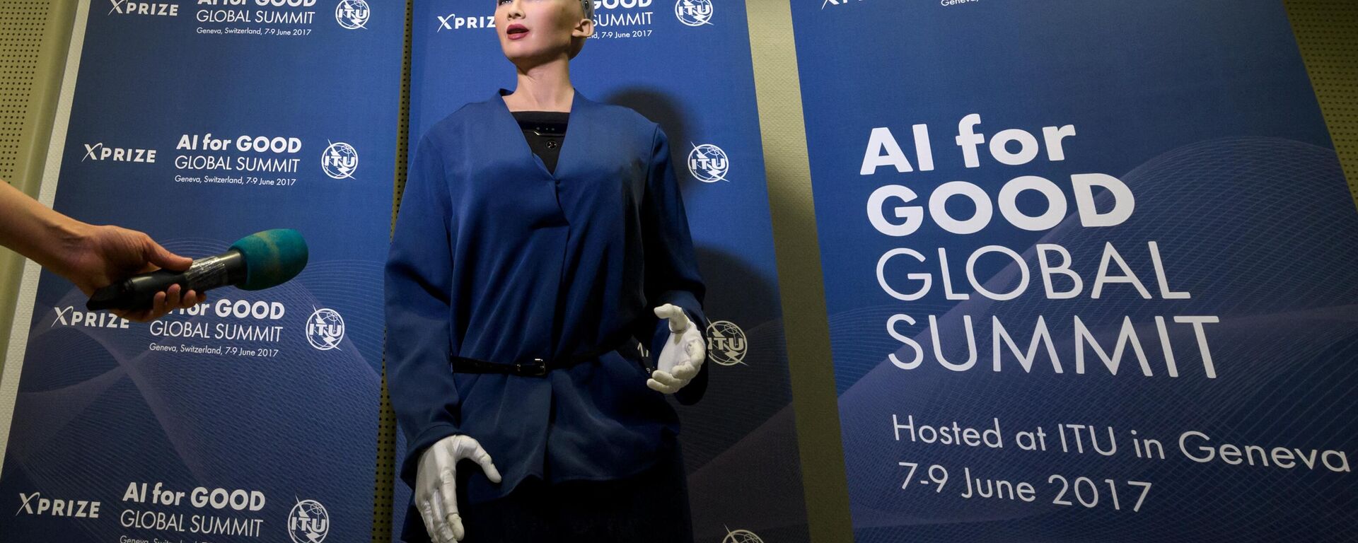 Sophia an artificially intelligent (AI) human-like robot pictured during the AI for Good Global Summit on June 7, 2017, in Geneva.  - Sputnik International, 1920, 08.07.2023