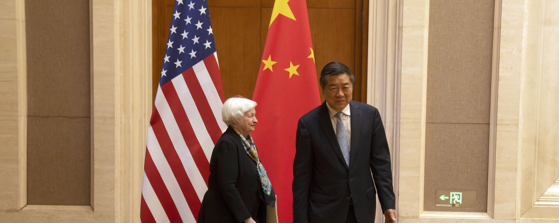 Treasury Secretary Janet Yellen, left, and Chinese Vice Premier He Lifeng walk during a meeting at the Diaoyutai State Guesthouse in Beijing, China - Sputnik International, 1920, 21.07.2023
