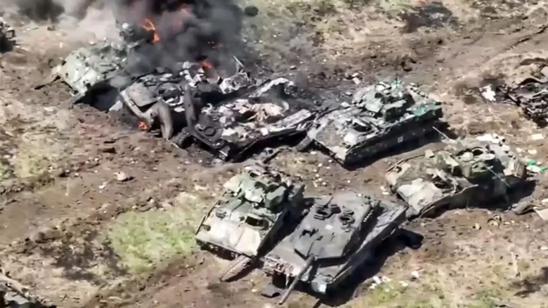 Leopard 2 and Bradley pictured among destroyed and damaged Ukrainian vehicles. Screenshot of Russian Defense Ministry video. - Sputnik International, 1920, 04.08.2023