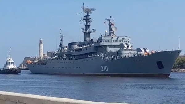 The Russian Navy’s Perekop training ship with cadets on board has arrived in Havana Bay - Sputnik International