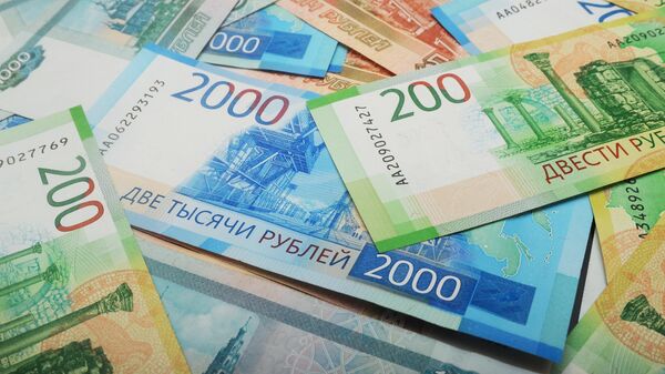 The 200 and 2000 ruble banknotes. - Sputnik International