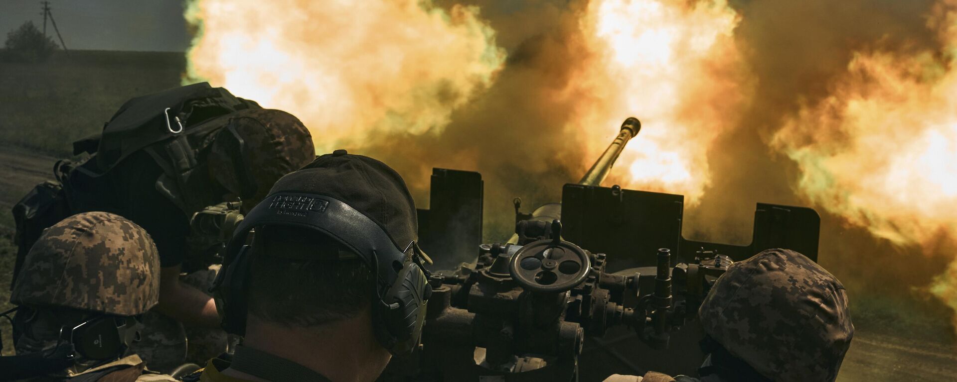 FILE - Ukrainian soldiers fire a cannon near Artemovsk (Bakhmut), May 2023. - Sputnik International, 1920, 18.07.2023