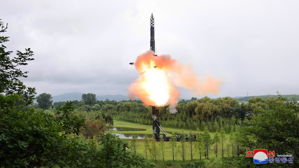 Hwasong-18 intercontinental ballistic missile (ICBM) test-fired by North Korea on July 13, 2023 - Sputnik International