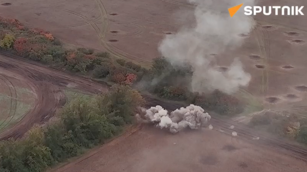 The Russian Airborne Forces' artillery units ravage the enemy on the outskirts of Artemovsk (Bakhmut)  - Sputnik International