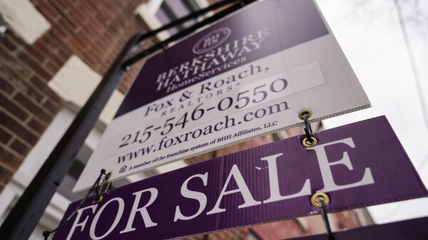 A for sale sign is posted near a home in Philadelphia, Wednesday, Jan. 4, 2023. On Thursday, Freddie Mac reports on this week's average U.S. mortgage rates. - Sputnik International