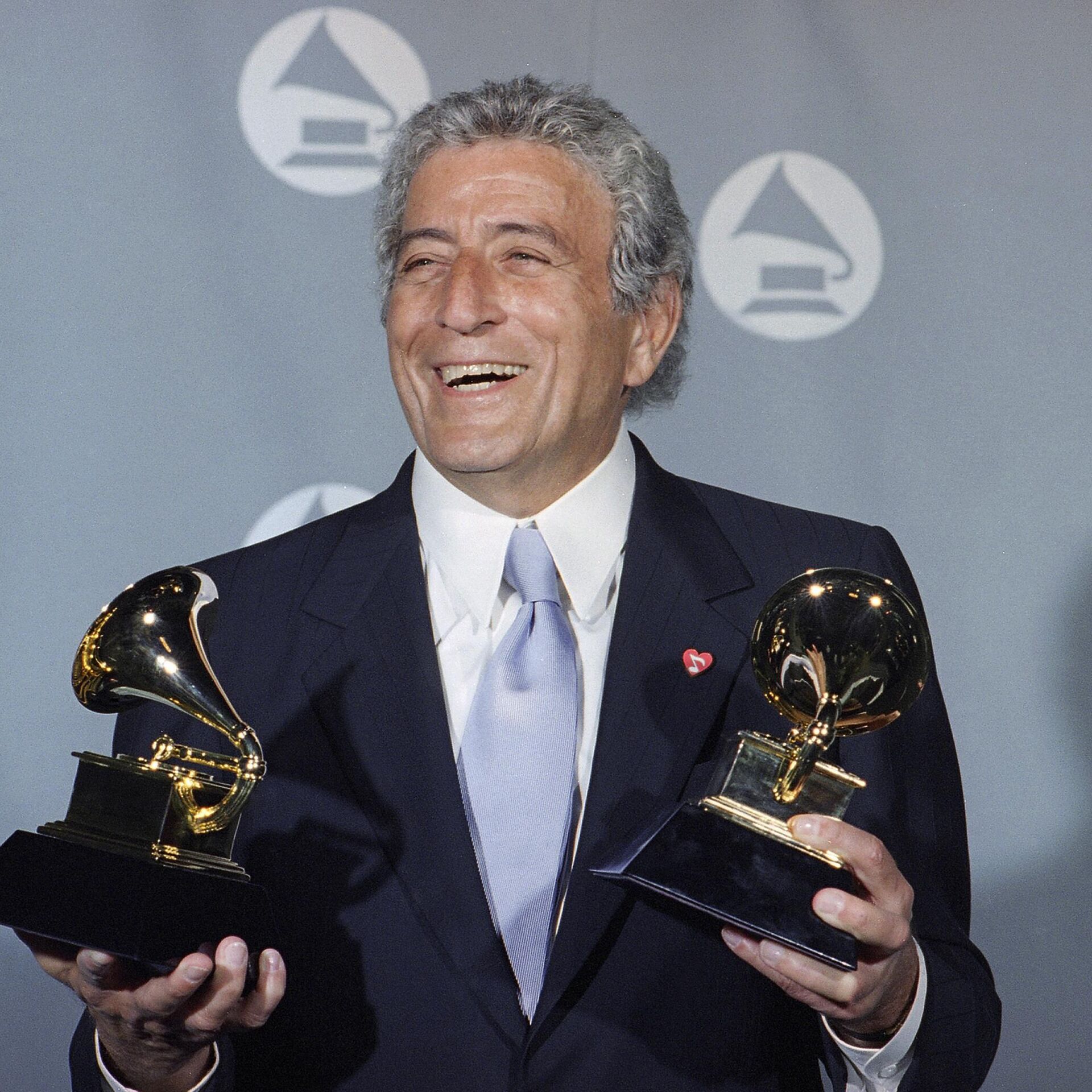 Legendary Singer Tony Bennett Dies At Age 96 7264