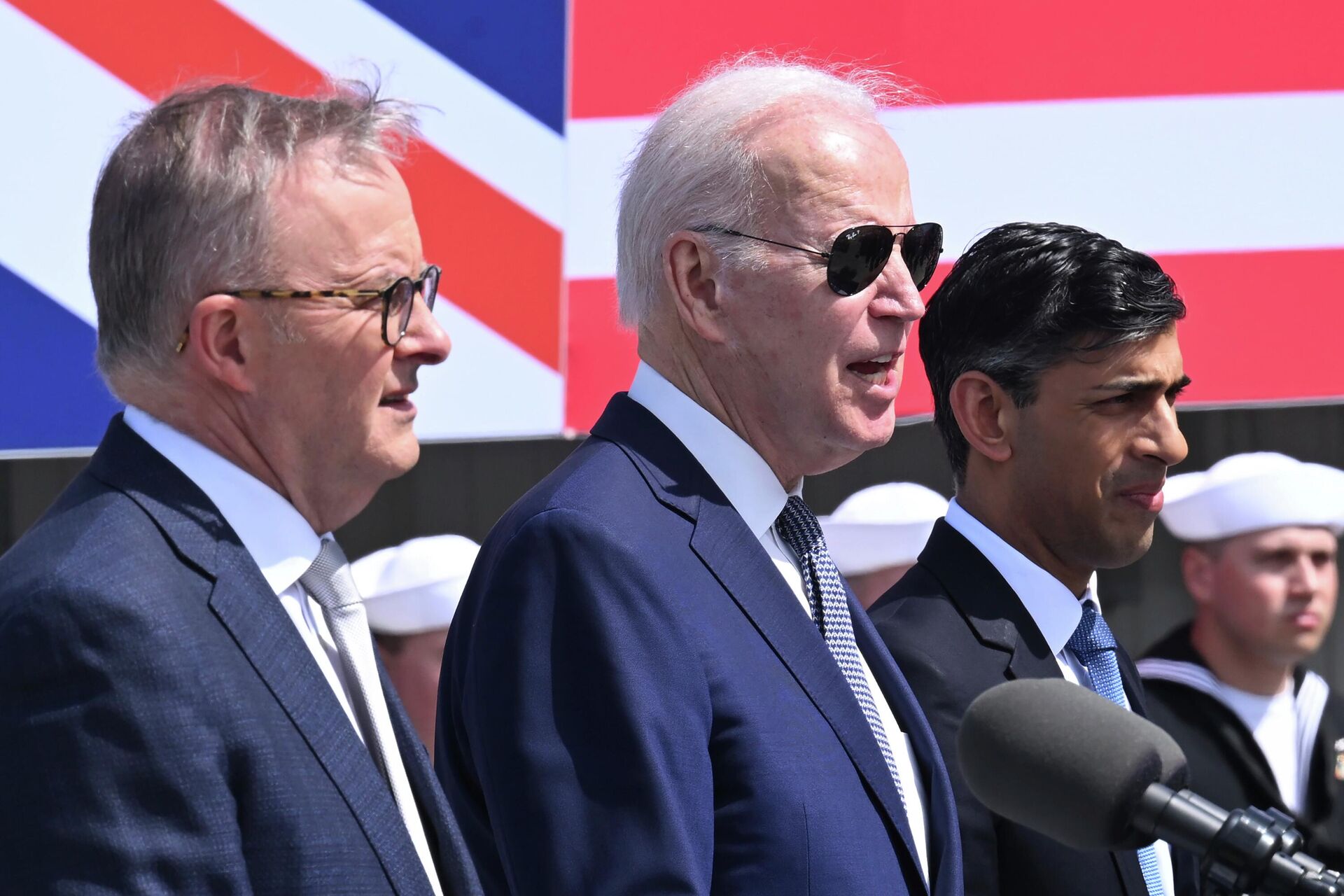 Britain's Prime Minister Rishi Sunak, right, meets with US President Joe Biden and Prime Minister of Australia Anthony Albanese, left, at Point Loma naval base in San Diego, US - Sputnik International, 1920, 26.12.2023