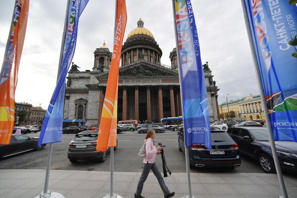 Banners near St. Isaac&#x27;s Cathedral, timed to coincide with the Second Russia-Africa Summit in St. Petersburg. - Sputnik International