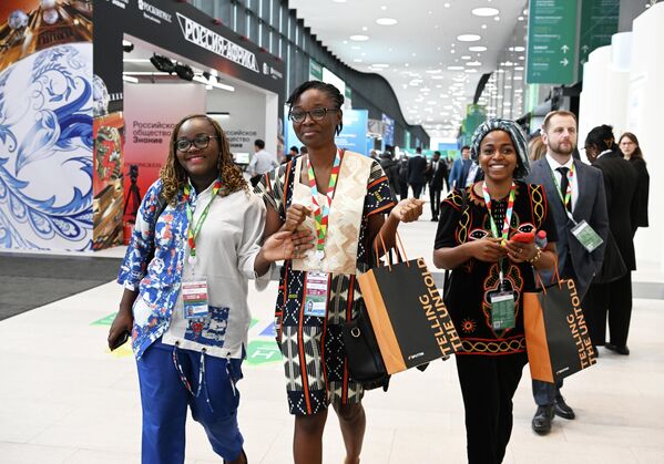 Participants of the Second Russia-Africa Summit and Forum at the Expoforum Convention and Exhibition Centre. - Sputnik International