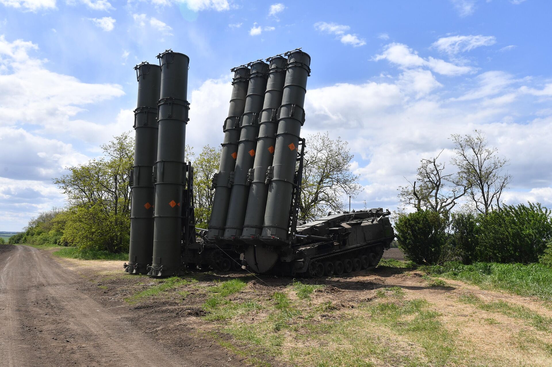 Russia's S-300 missile system is seen working in the Kharkov direction. File photo  - Sputnik International, 1920, 28.03.2024