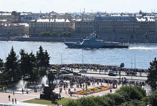 The Sovetsk missile ship at the parade marking Navy Day. - Sputnik International