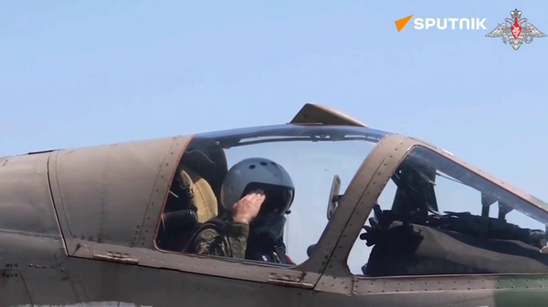 Russian Su-25 aircraft crews' work in special military op zone - Sputnik International