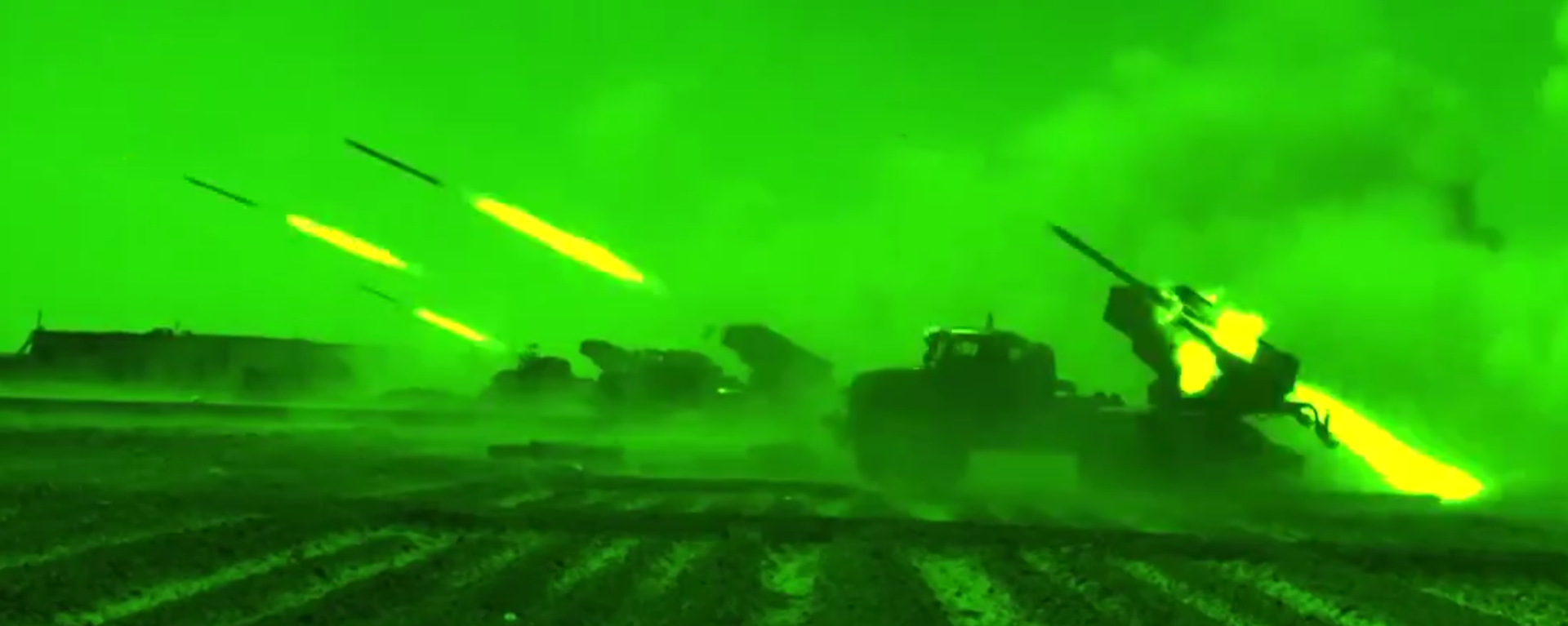 Syrian and Russian troops engage in large-scale night-time drills in Hama, Syria. August 2023. - Sputnik International, 1920, 03.08.2023
