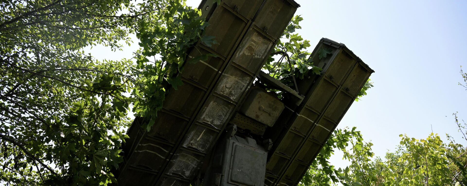 A view shows a 9K35 Strela-10 (Arrow) air defense system of the 2nd Russian Army Corps of the Southern Group of Forces at a position in the course of Russia's military operation in Ukraine - Sputnik International, 1920, 25.09.2023