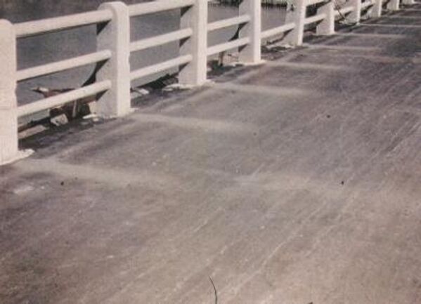 Three days later, another nuclear bomb was dropped by the United States on the Japanese city of Nagasaki.Above: Shadows of the railing imprinted on the surface of a bridge in Hiroshima during the nuclear blast. - Sputnik International