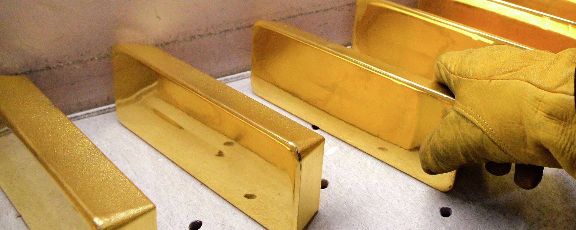 Gold bars of the highest standard of 99.99 percent purity  - Sputnik International, 1920, 18.09.2023