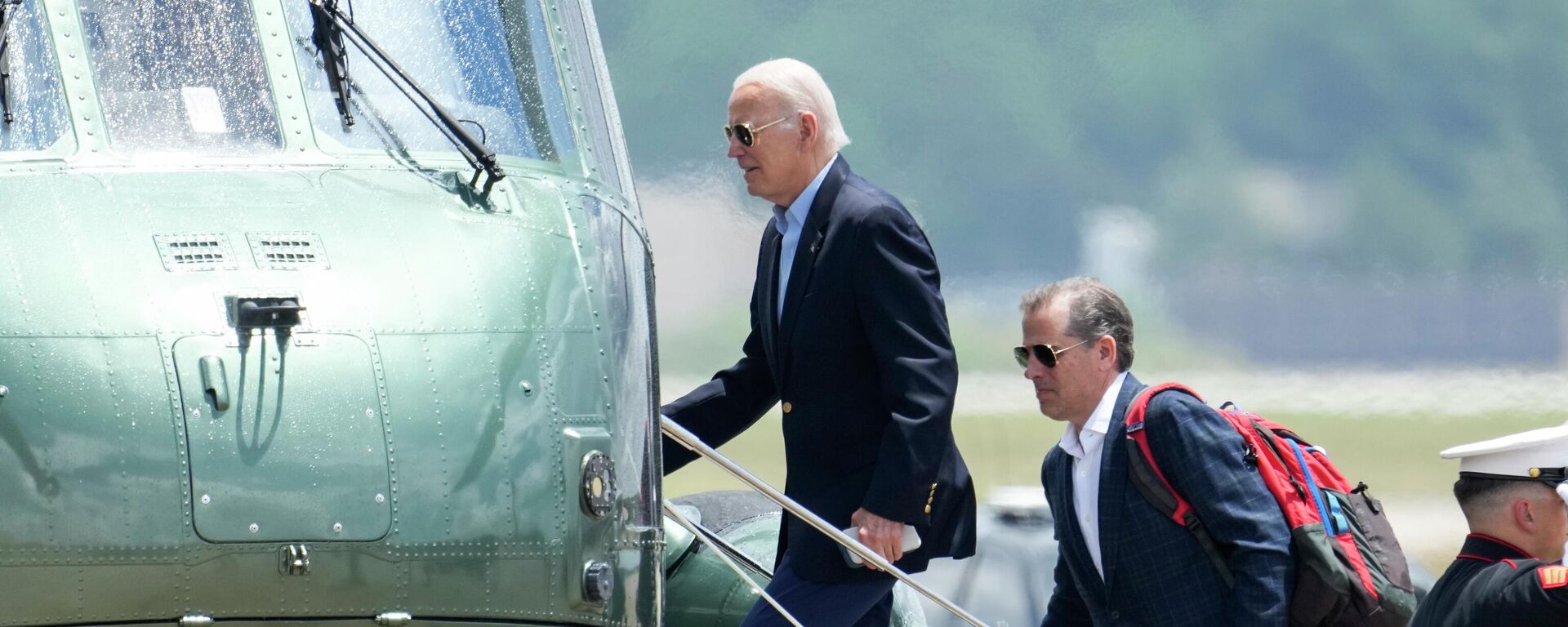 President Joe Biden boards Marine One with his son Hunter Biden as he leaves Andrews Air Force Base, Md., on his way to Camp David, Saturday, June 24, 2023 - Sputnik International, 1920, 07.09.2023