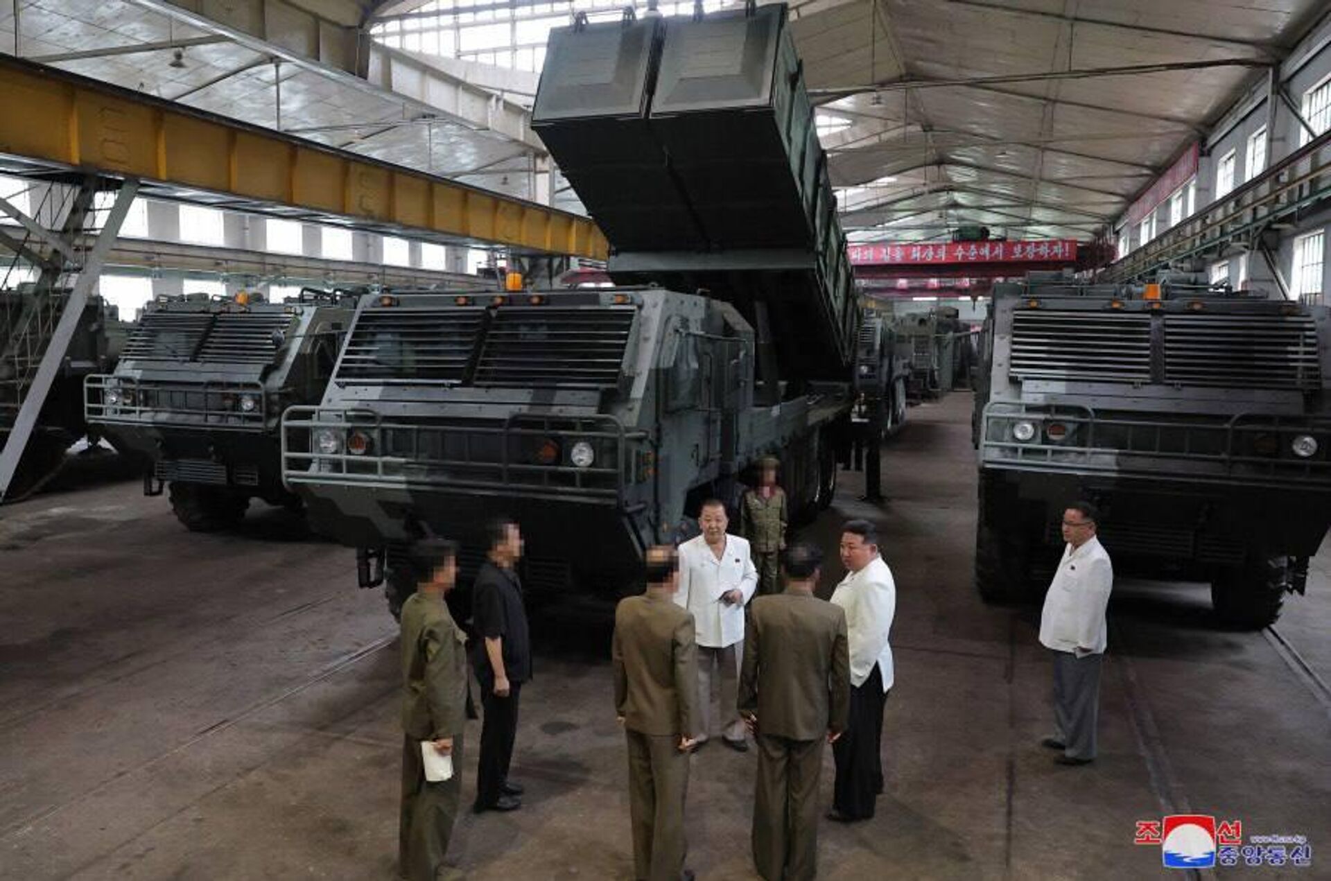North Korean leader Kim Jong-un has inspected the work of military factories, including the production of tactical missiles and guided missiles for MLRS - Sputnik International, 1920, 14.08.2023