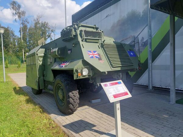 British AT-105 Saxon armored personnel carrier - Sputnik International