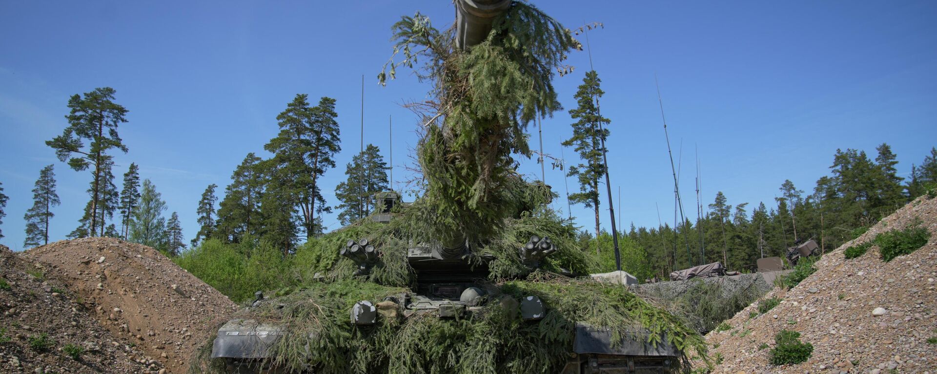 A Challenger 2 tank, this one belonging to the British army, seen during NATO drills in Estonia, May 2023. - Sputnik International, 1920, 17.08.2023