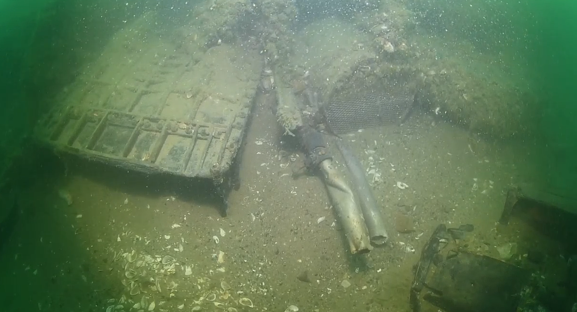 Pieces of a wrecked P-39 Airacobra lay on the bed of Lake Huron - Sputnik International, 1920, 18.08.2023