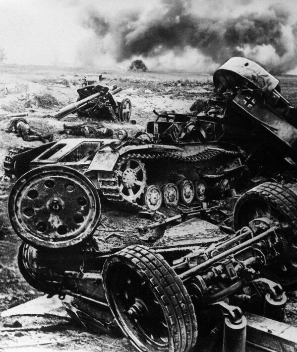 Unbeknownst to the Nazi strategists, the Soviet leadership figured out their plans and prepared accordingly.Above: Destroyed German armor seen at the site of the Battle of Kursk. - Sputnik International