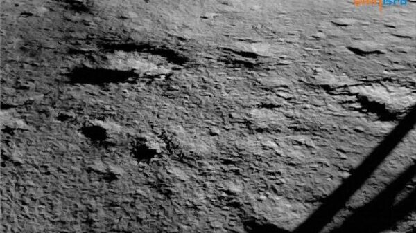 Chandrayaan-3 Lander on the lunar surface after landing on the Moon's South Pole, August 23, 2023 - Sputnik International