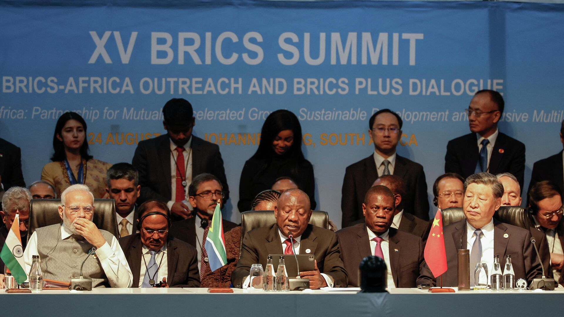 Prime Minister of India Narendra Modi, South African President Cyril Ramaphosa, Deputy President of South Africa Paul Mashatile and President of China Xi Jinping attend a meeting during the 2023 BRICS Summit in Johannesburg on August 24, 2023. - Sputnik International, 1920, 24.08.2023