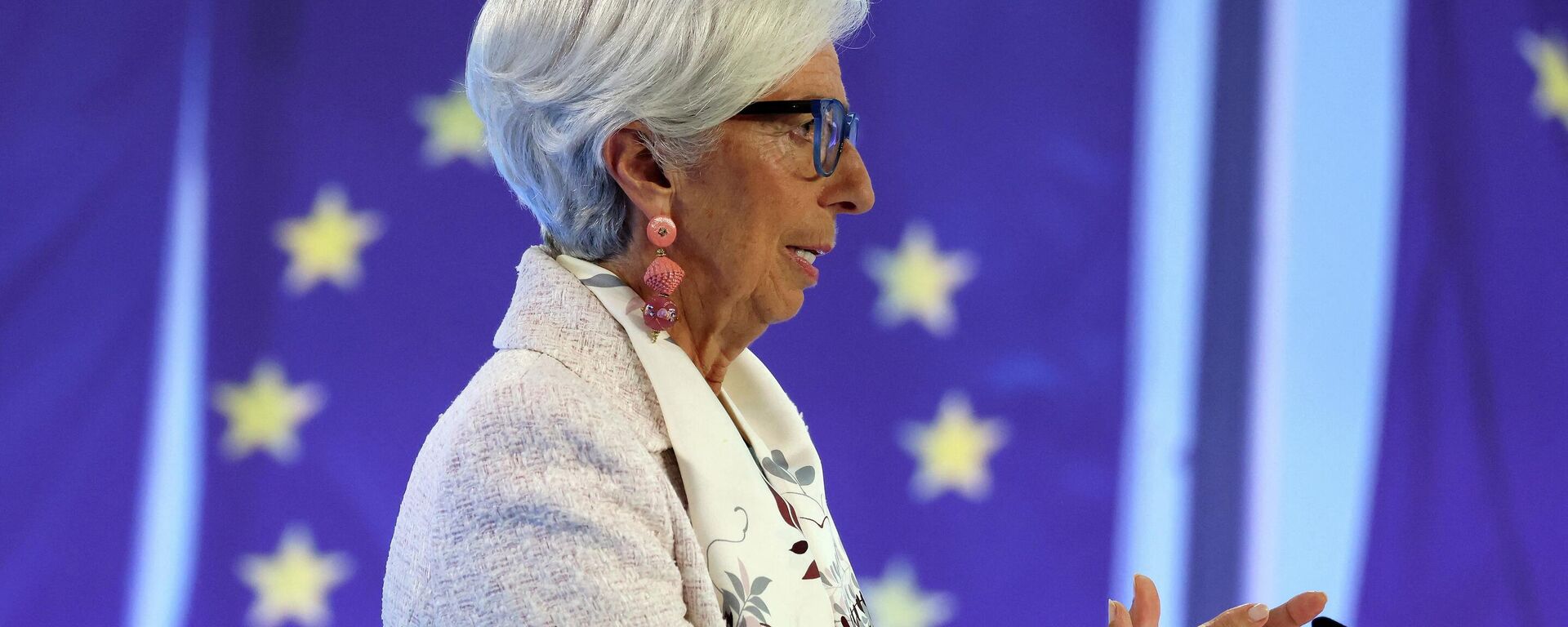 President of the European Central Bank (ECB) Christine Lagarde gestures as she addresses a press conference following the meeting of the governing council of the ECB in Frankfurt am Main, western Germany, on July 27, 2023.  - Sputnik International, 1920, 26.08.2023