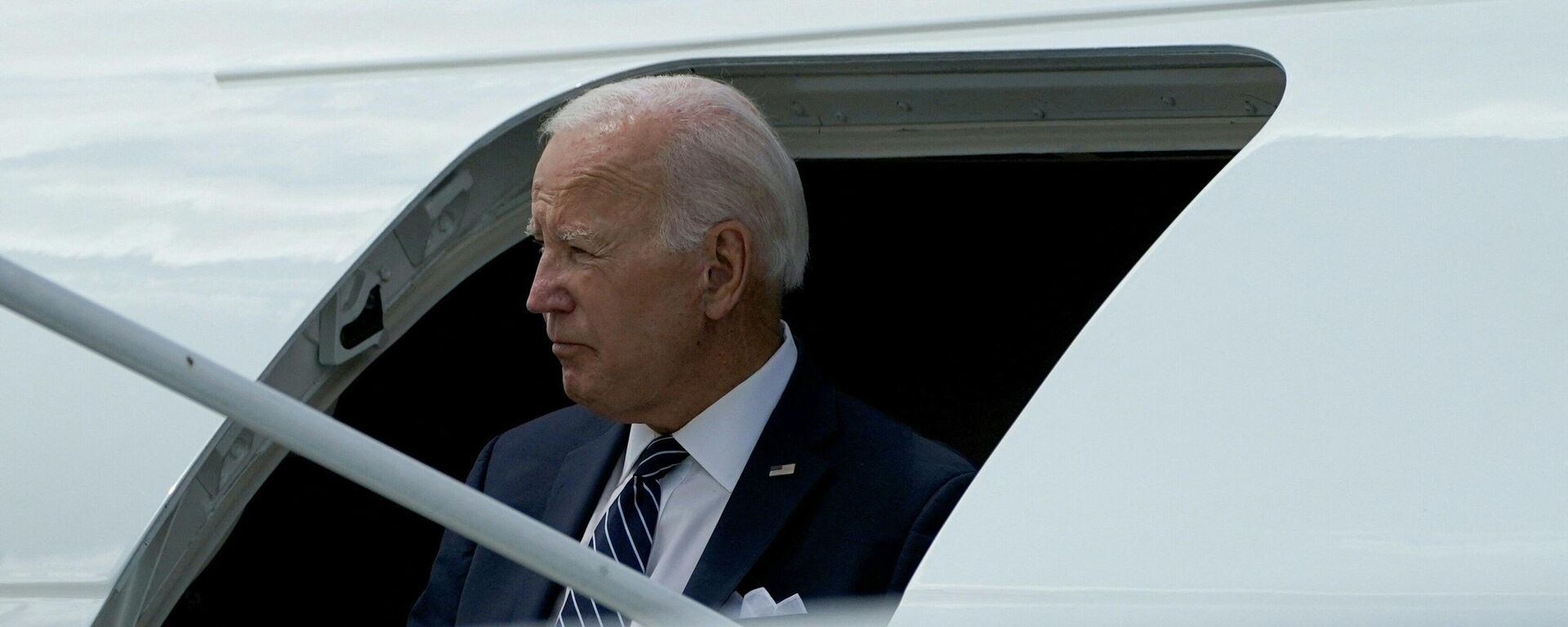 US President Joe Biden disembarks Air Force One at Hagerstown Regional Airport in Hagerstown, Maryland, on August 17, 2023 - Sputnik International, 1920, 09.09.2023