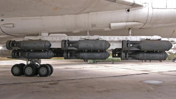 FAB-500 bombs fitted on a Tu-22M (NATO reporting name Backfire) bomber - Sputnik International