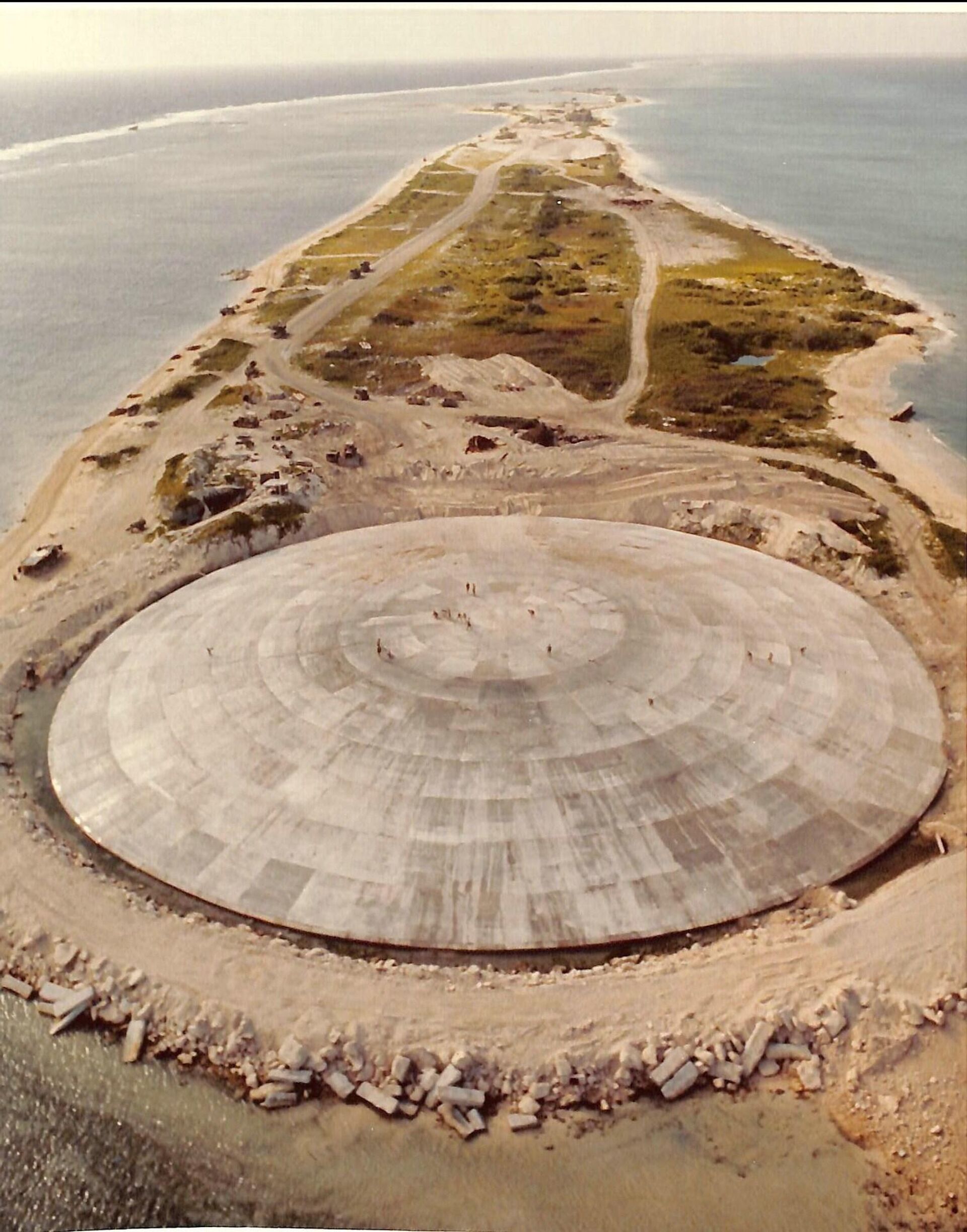 Aerial view of the Runit Dome. The dome is placed in the crater created by the Cactus nuclear weapons test in 1958. - Sputnik International, 1920, 29.08.2023